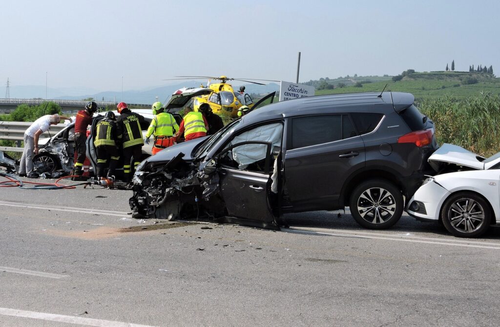 Excès de vitesse : ACCIDENT DE LA ROUTE, MORTS